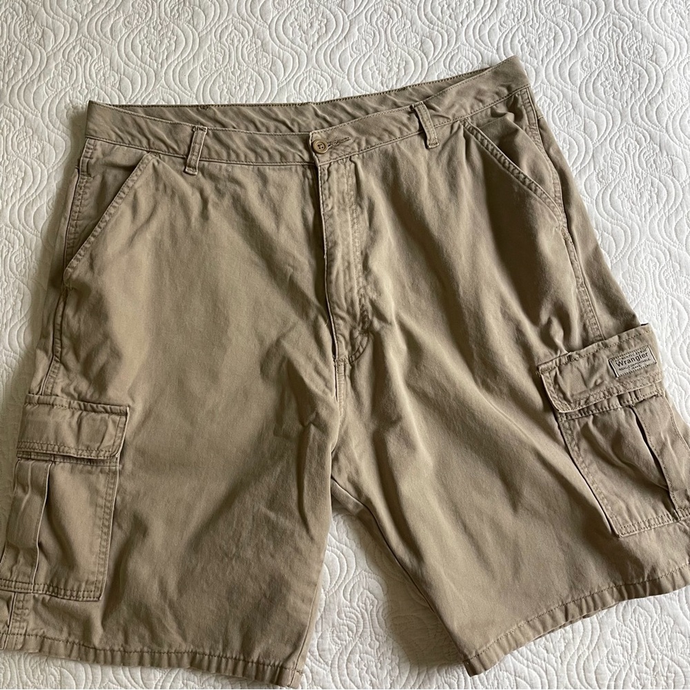 WRANGLER Cargo Shorts Tan Men’s Size 36